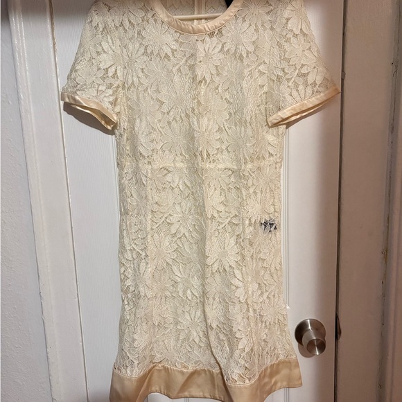 Elegant Cream Lace Dress size 8 - Picture 1 of 6